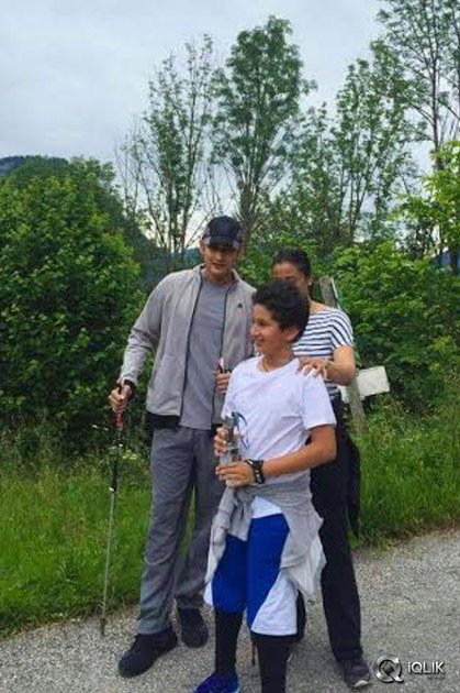 Mahesh-Babu-Family-London-Trip-Photos